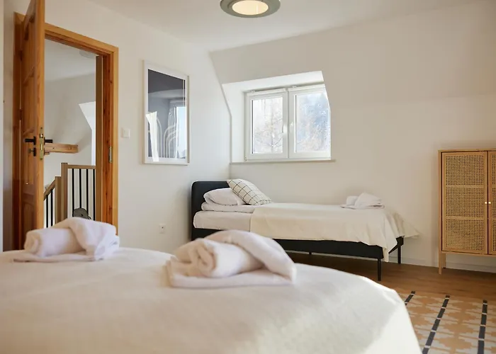 Widokowy Dom W Dolinie 什切尔克